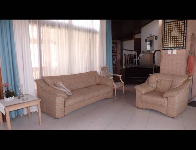 6 BEDROOM HOUSE FOR SALE IN MEREWENT